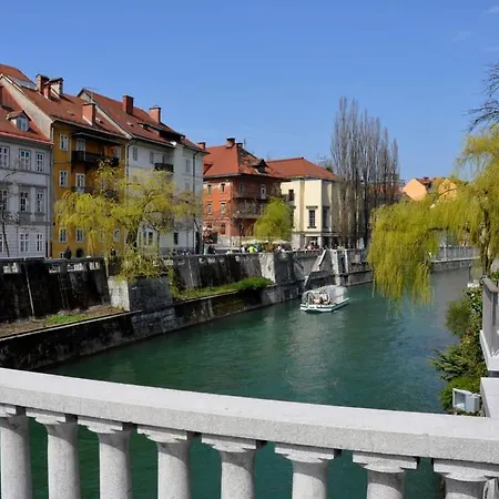Aurora Luxury Riverside Lublaň