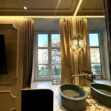 Aurora Luxury Riverside Lejlighed