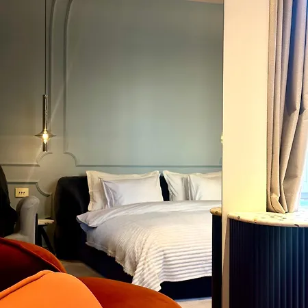 Aurora Luxury Riverside *