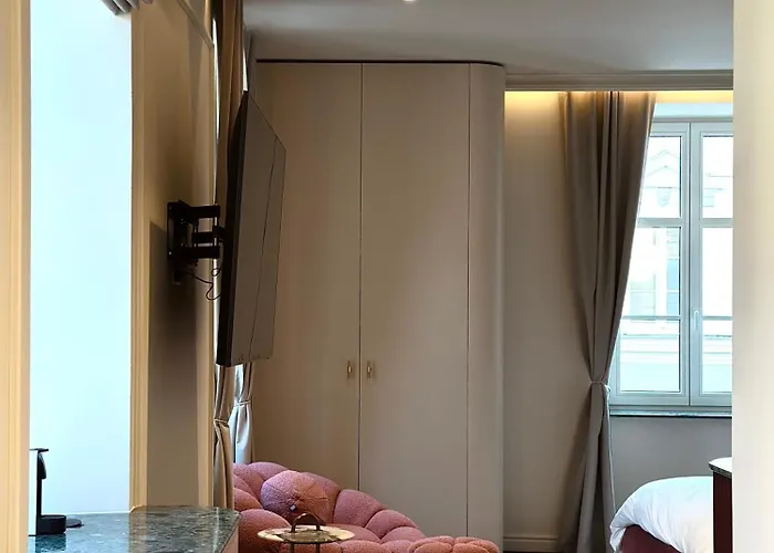 Aurora Luxury Riverside *