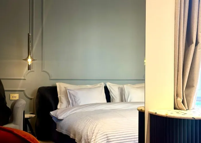 Aurora Luxury Riverside *