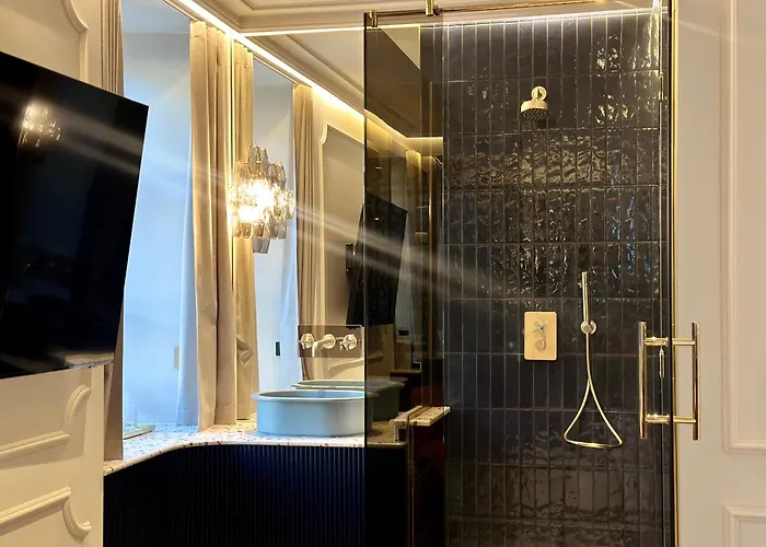 Aurora Luxury Riverside